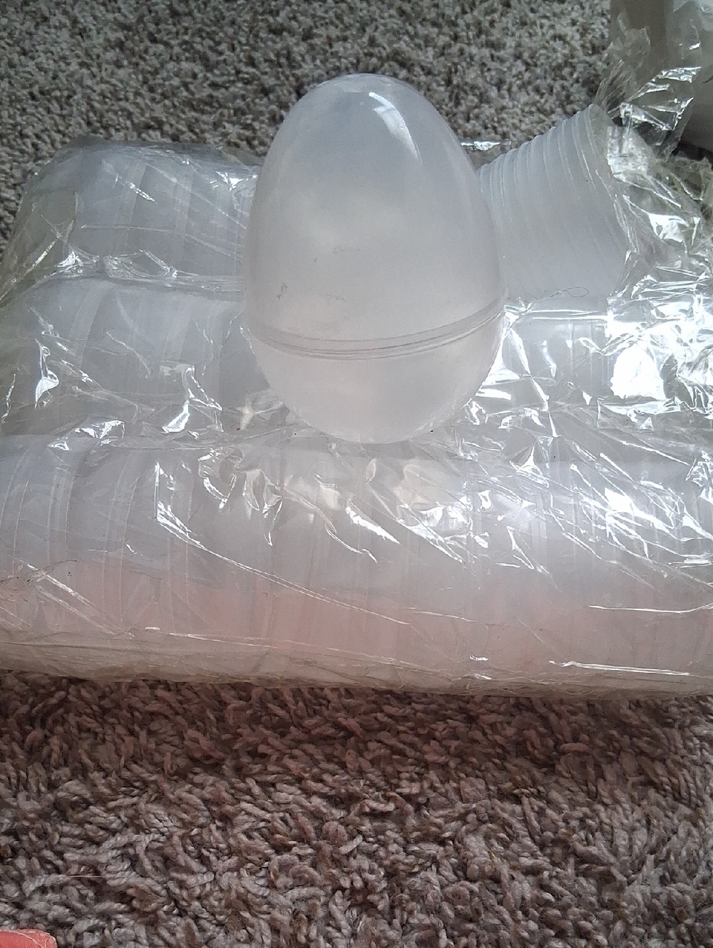 30 Transparent Plastic Eggs - Clear